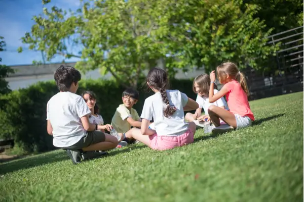 Jardins de Recreação: Sugestões para Espaços ao Ar Livre que Encorajam Atividades Lúdicas