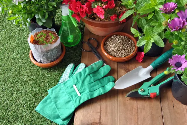 Como Montar uma Oficina de Manutenção de Ferramentas de Jardinagem em Casa