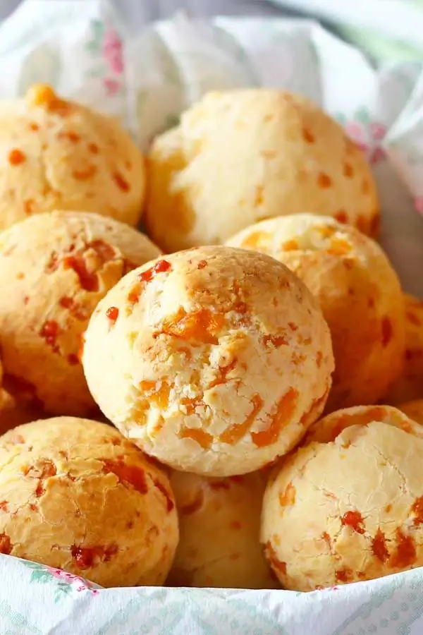  Pão de Queijo, Queijo e Polvilho: O Clássico Mineiro!